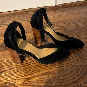 Soludos Size 8 Black Velvet Heels